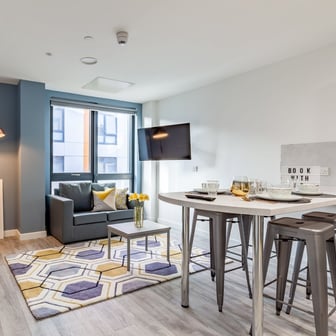 Premium En Suite - Image 10